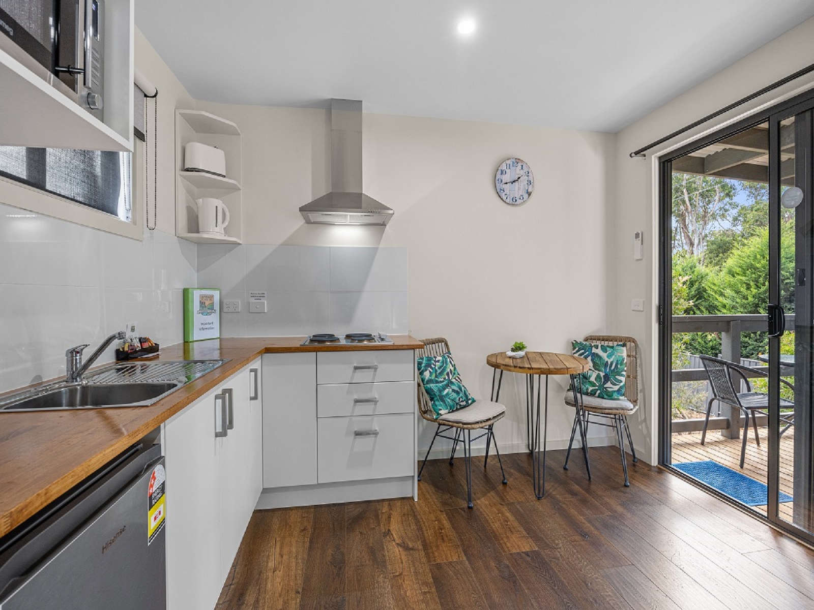 kitchen of 1 bedroom studio cabin