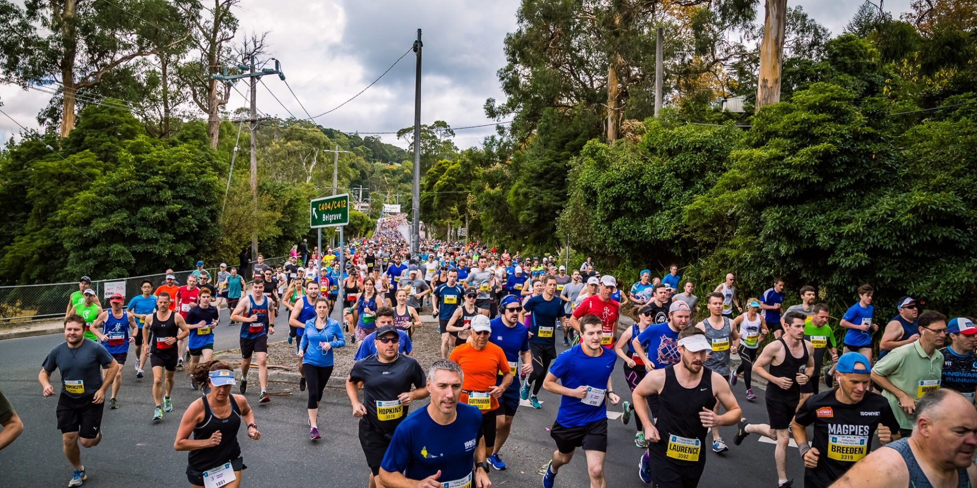 group of people running for puffing billy running festival